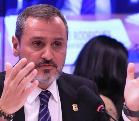 Imagem do post Brasil reage aos EUA e retira credenciais de agente americano na PF em Brasília