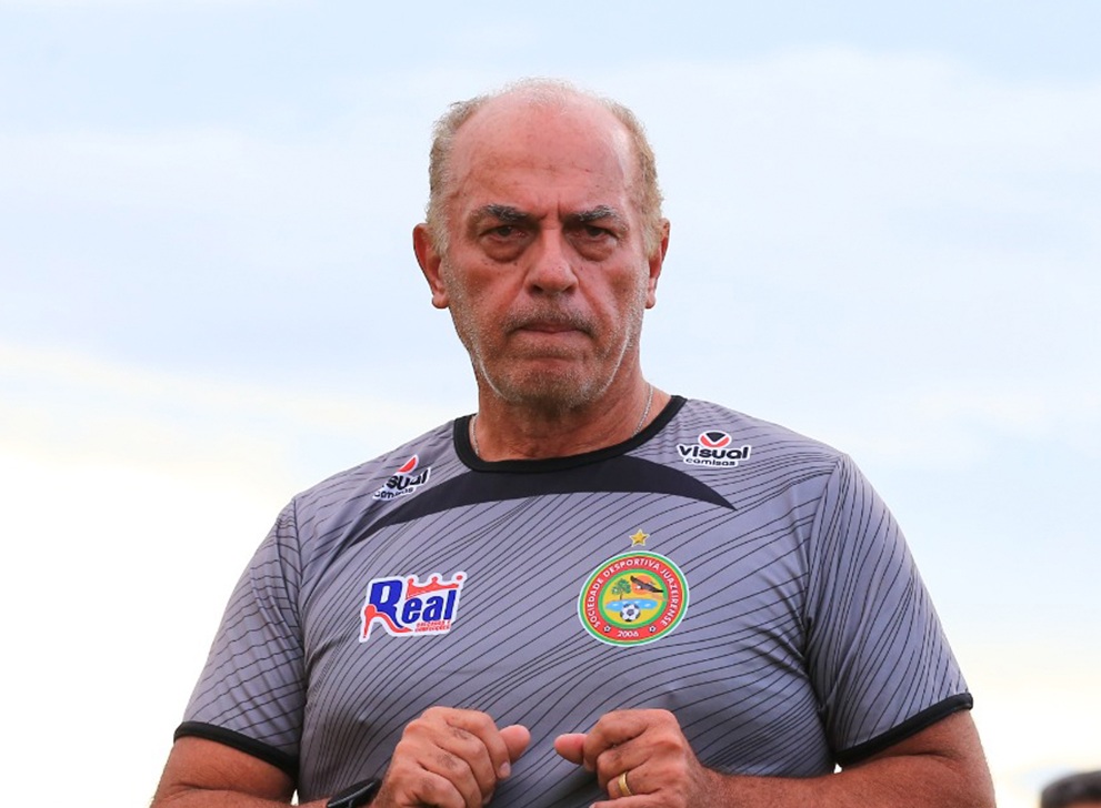 Imagem do post Técnico da Juazeirense é hospitalizado após mal-estar; clube atualiza estado
