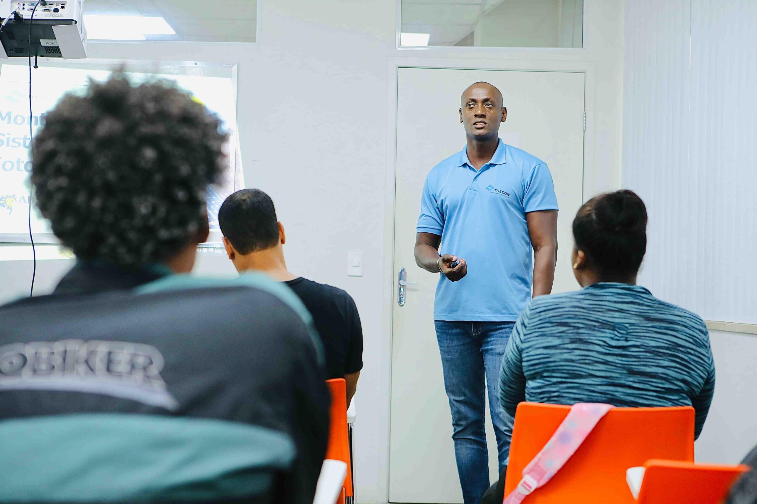 Curso gratuito em Salvador abre portas para trabalhar na BYD; veja como se inscrever