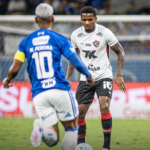 Vitória sofre apagão, leva 3 gols e amplia tabu contra o Cruzeiro