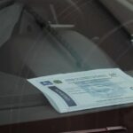 Transalvador realiza emissão de credenciais de estacionamento para pessoas com TEA; saiba como