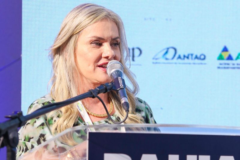 Ivana Bastos destaca papel da infraestrutura no desenvolvimento da Bahia