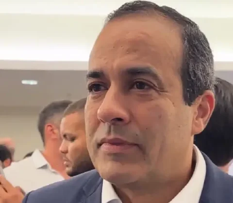 Imagem do post Bruno Reis sobe tom e critica nova filiação de Binho Galinha: “Vendendo a alma ao diabo”