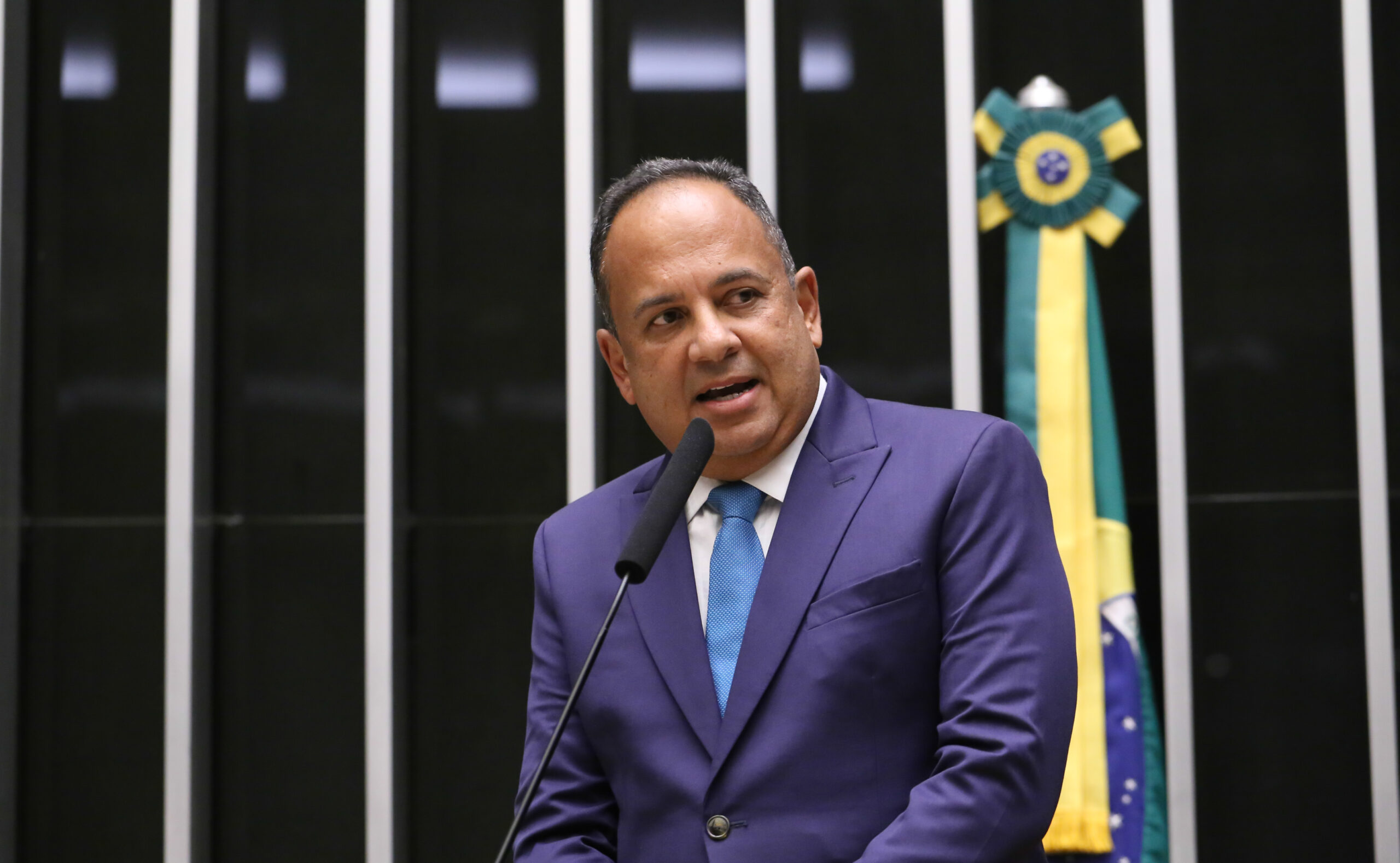 Deputado Jorge Araújo critica leilão da BR-116: “Quatro pedágios em 130 quilômetros”