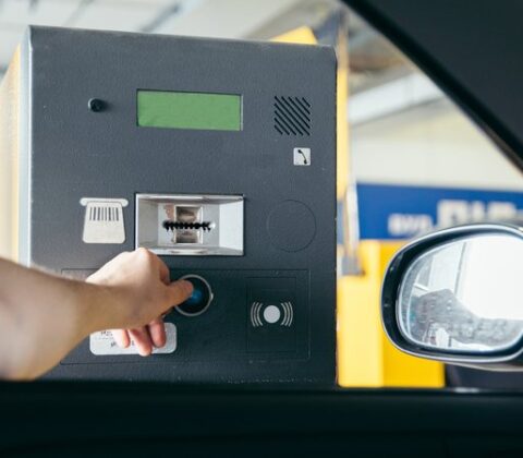 Imagem do post Fim das cancelas? Proposta quer barrar cobranças em aeroporto e rodoviária