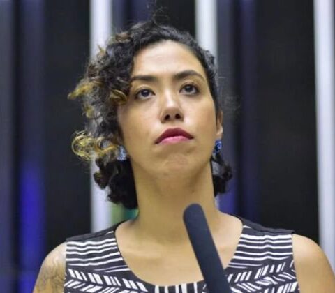 Imagem do post Baixaria no Congresso: deputada é acusada de “tomar marido” de colega durante votação polêmica