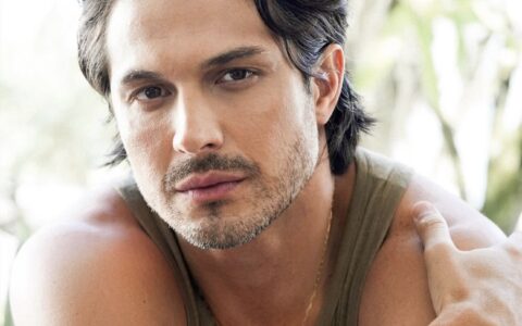 Imagem do post Romulo Estrela, o detetive Paulinho de ‘Três Graças’, é alvo de golpe e faz alerta