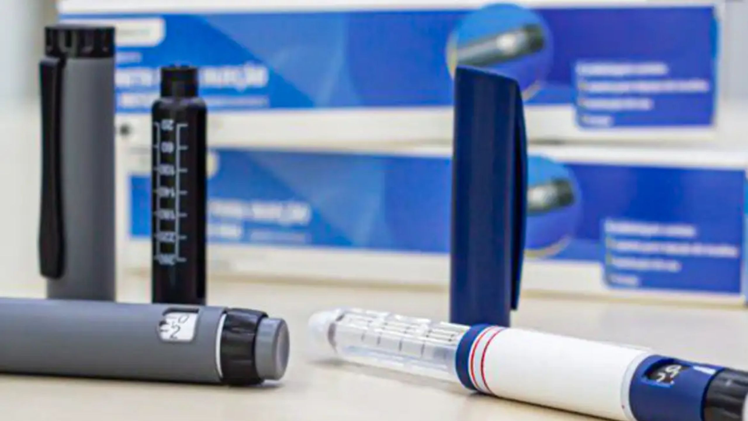 Influencer passa mal e é socorrido após usar canetinha do Paraguai