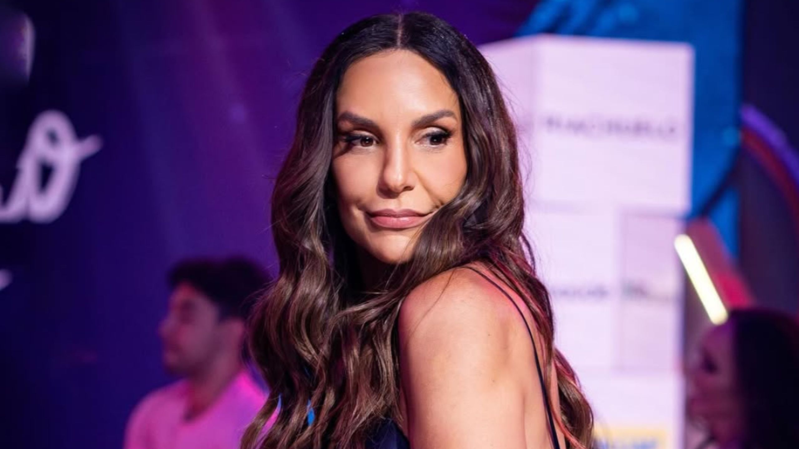 “Mulher hoje, se o homem atrapalhar, ela larga”, diz Ivete Sangalo