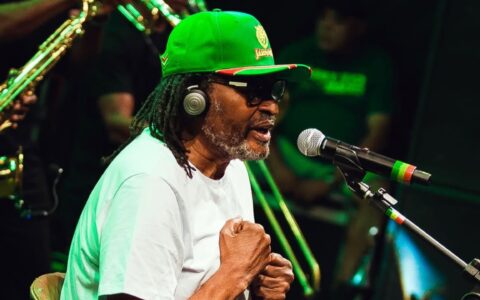 Imagem do post Edson Gomes já foi acusado de violência doméstica por outra cantora antes de Daniela Mercury