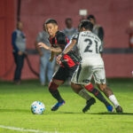 Vitória e Corinthians empatam sem gols no Barradão pelo Brasileirão