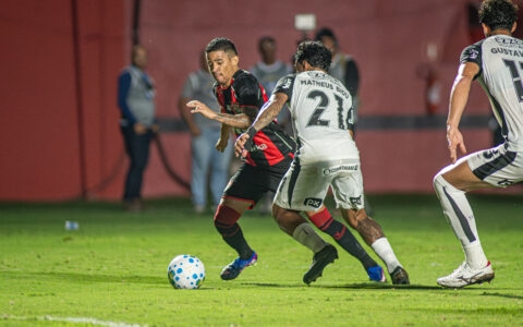 Imagem do post Vitória e Corinthians empatam sem gols no Barradão pelo Brasileirão