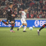 Vitória sofre virada no fim e perde pontos fora de casa na Série A