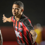 Vitória vence o Piauí e assume liderança na Copa do Nordeste