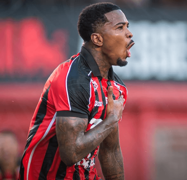 Leão vence o São Paulo com autoridade e respira na tabela