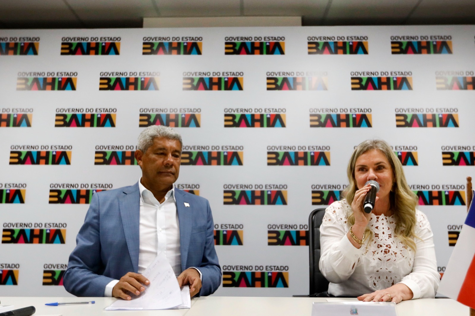 Jerônimo Rodrigues encaminha à Alba projeto de lei que garante piso do magistério acima do nacional