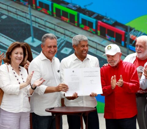 Imagem do post Lula e Jerônimo anunciam obras de contenção de encostas e macrodrenagem na Bahia