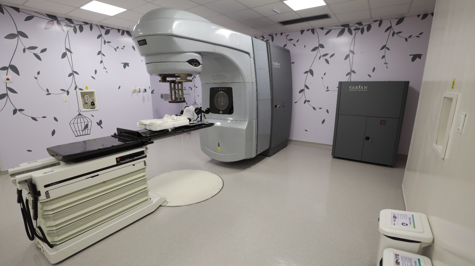 Governo da Bahia entrega serviço de radioterapia e consolida Hospital Estadual Costa das Baleias como referência oncológica no Extremo Sul