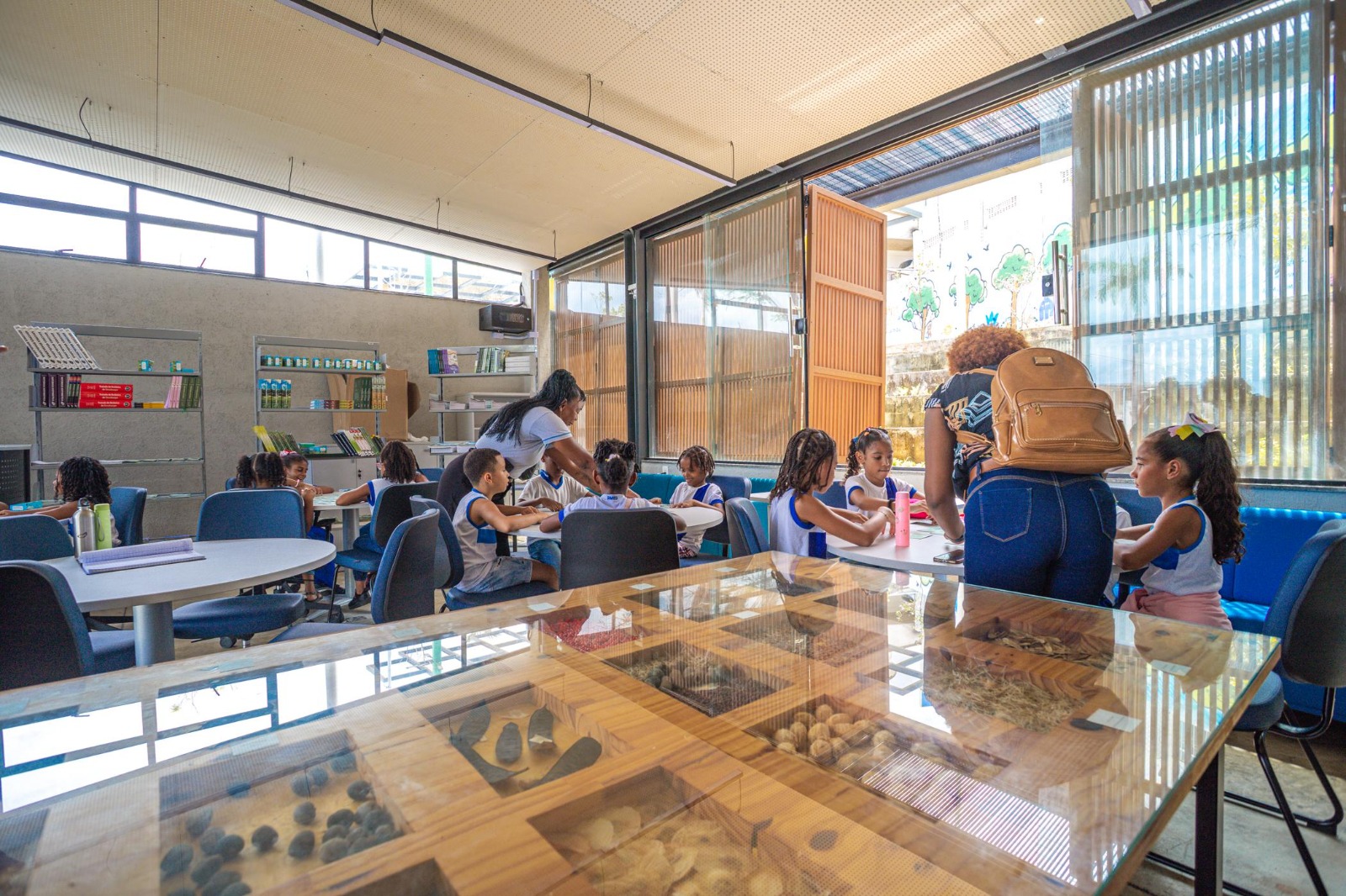 Prefeitura leva experiência imersiva de leitura à Bienal do Livro Bahia