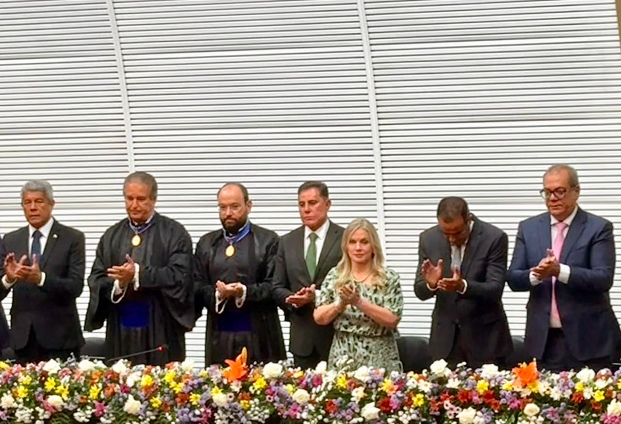 Carlos Muniz participa de posse no TRE-BA e destaca confiança nas eleições na Bahia