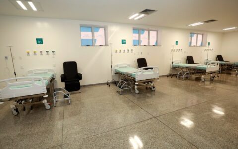 Imagem do post Jerônimo inaugura hospital e libera pacote de obras milionárias no Oeste da Bahia