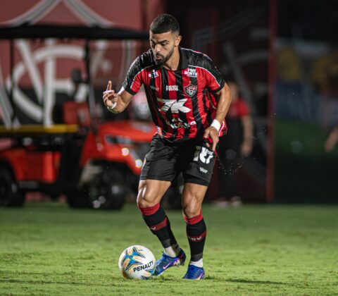 Imagem do post Após golaço, Lucas Rodrigues projeta duelo do Vitória contra o São Paulo
