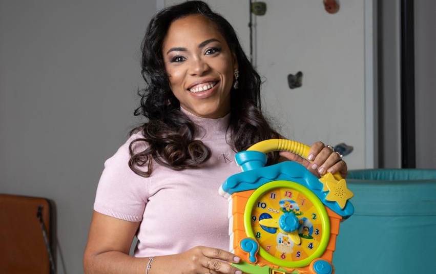 Escritora Meire Queirós confirma presença na Bienal do Livro da Bahia 2026, em Salvador