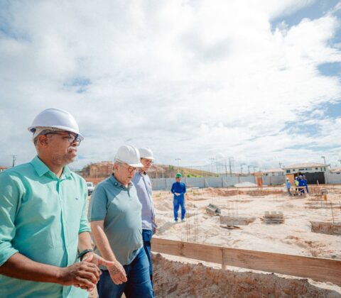 Imagem do post Prefeitura intensifica drenagem e atua em Ipitanga e Vilas do Atlântico