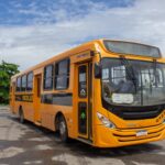 Transporte escolar é normalizado após incêndio em ônibus em Lauro de Freitas