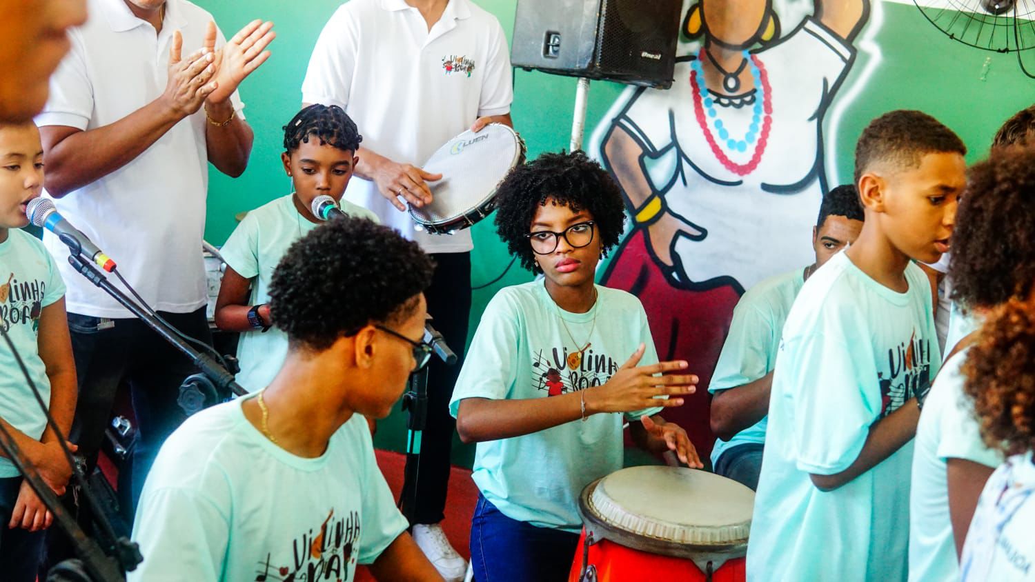 Viola de Doze celebra 10 anos do projeto social Violinha Boa com show no Pelourinho