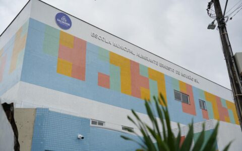 Imagem do post Com investimento de R$20,7 milhões, Prefeitura entrega escola reformada em Paripe