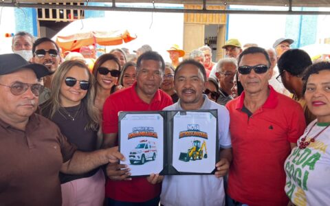 Imagem do post Deputado Roberto Carlos participa de entrega de equipamentos em Curaçá