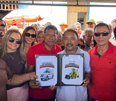 Imagem do post Deputado Roberto Carlos participa de entrega de equipamentos em Curaçá
