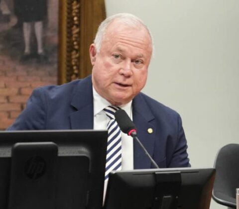 Imagem do post Deputado Paulo Azi apresenta parecer favorável à tramitação da PEC que reduz jornada de trabalho