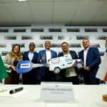 Jerônimo entrega veículos e promete nova orla para Madre de Deus