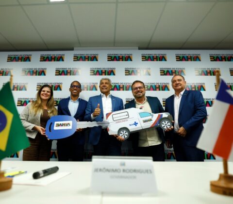 Imagem do post Jerônimo entrega veículos e promete nova orla para Madre de Deus