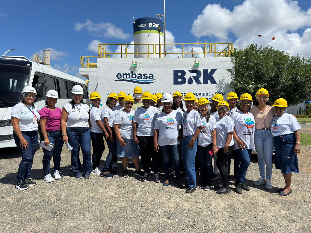 Mulheres do CRAS vivenciam prática em sistema da Embasa durante capacitação