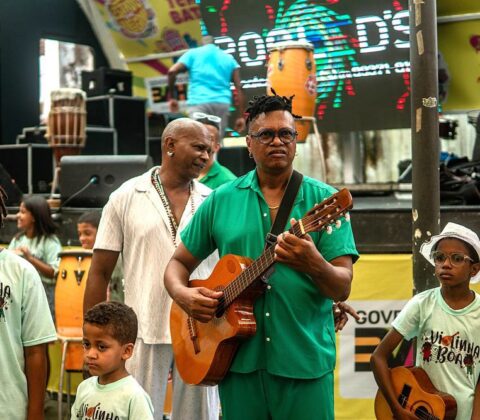 Imagem do post Público do Pelourinho sambou com festa da Viola de Doze em celebração aos 10 anos do Projeto Violinha Boa