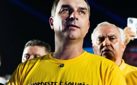 Imagem do post PL recorre a pesquisa para escolher vice de Flávio Bolsonaro e mira nome que reduza rejeição