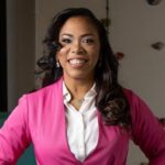 Após lançamento recente, escritora Meire Queirós inicia articulação para segundo volume de obra sobre autismo