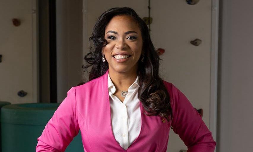 Após lançamento recente, escritora Meire Queirós inicia articulação para segundo volume de obra sobre autismo