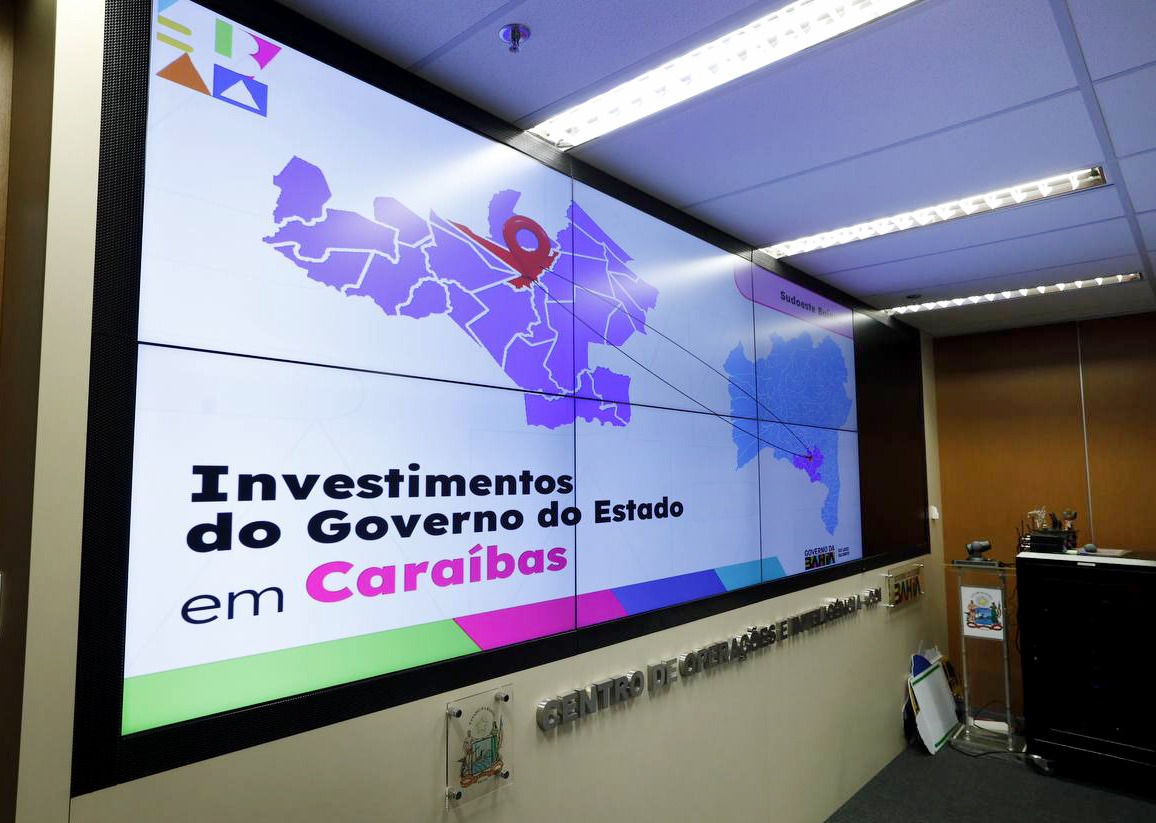 Governo entrega vans para TFD e pacote de investimentos em Caraíbas