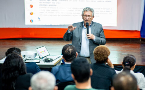 Imagem do post Prefeitura dialoga com comerciantes sobre ordenamento do trânsito em Camaçari