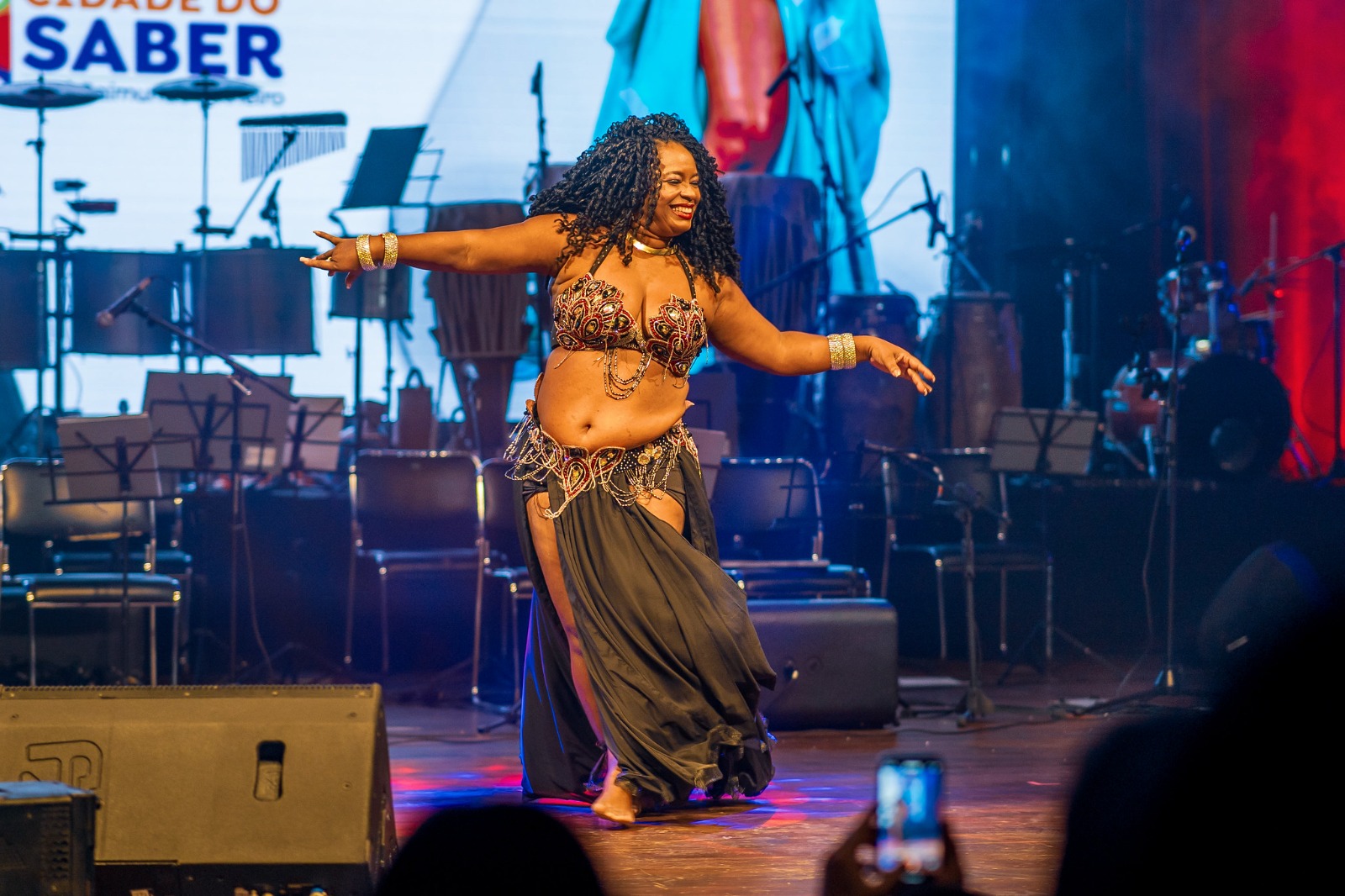 Evento gratuito reúne dança, shows e bate-papo nesta sexta em Camaçari