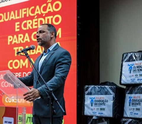 Imagem do post Mais de 76 mil na informalidade: secretário cobra regras urgentes para trabalhadores de aplicativo na Bahia