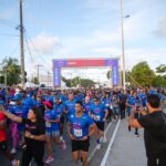 Mais de 5 mil pessoas lotam ruas de Lauro de Freitas em corrida contra o feminicídio