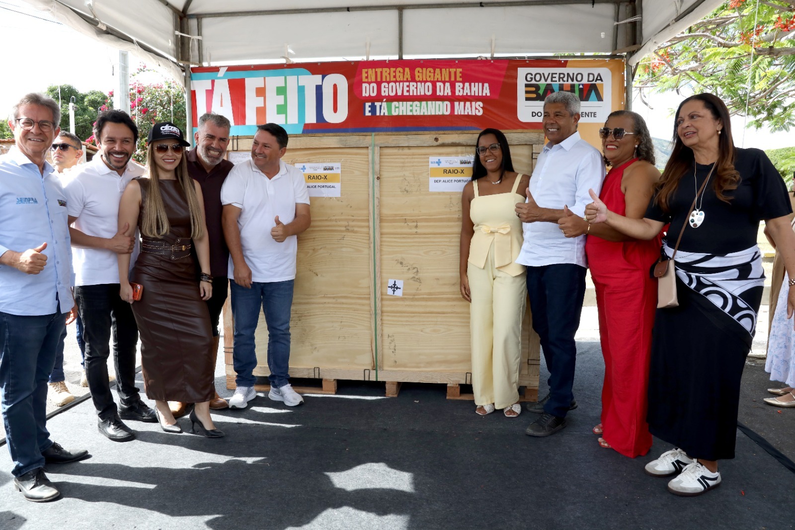 Jerônimo Rodrigues participa de festa religiosa e anuncia obras em Milagres