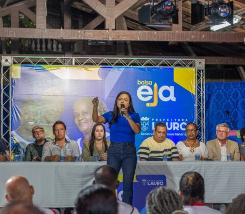 Imagem do post Débora Regis chama Bolsa EJA de “marco histórico” e anuncia novo benefício em Lauro