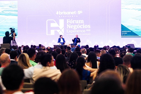 Eike Batista participa de evento exclusivo para empresários em Salvador