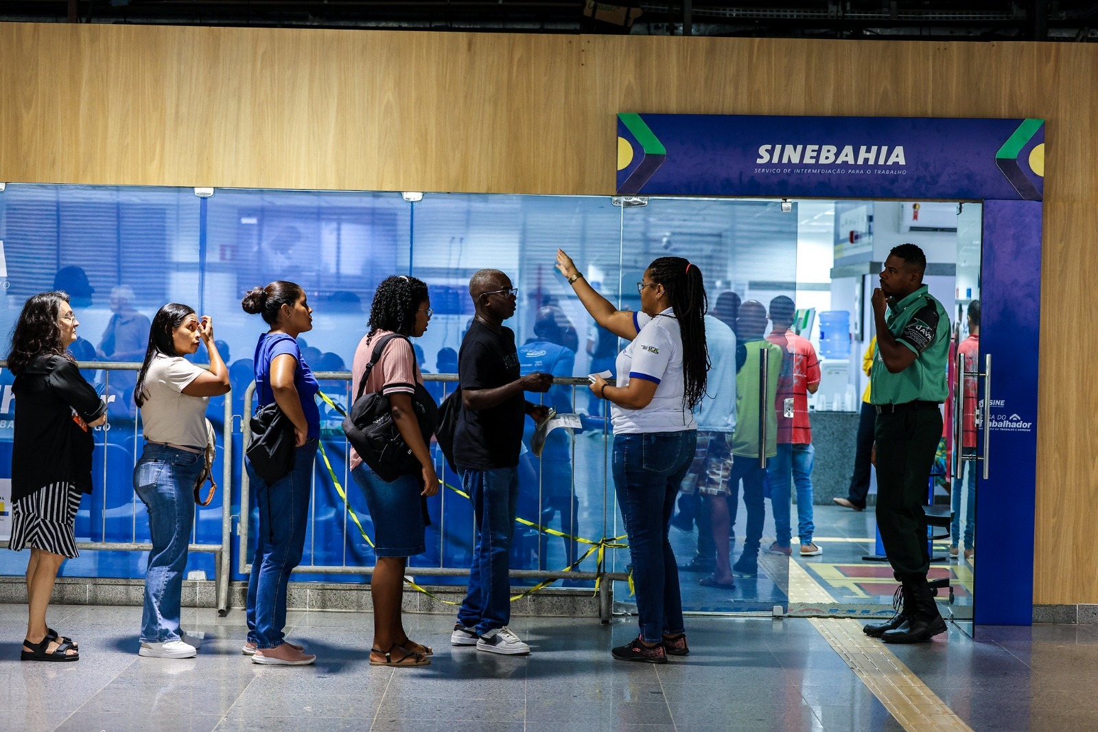 Mais de 3.300 vagas: Governo da Bahia promove Dia T com empregos e serviços gratuitos